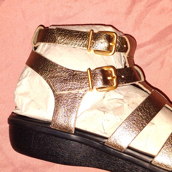 CLARKS ๐ฃManilla Parham Gold Metallic footwear - Picture 12 of 13